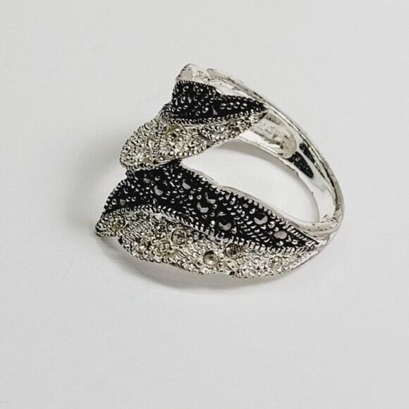#101  Sterling & Marcasite Black and White Ring 2 leaves sitting opposite 8 - Picture 8 of 12